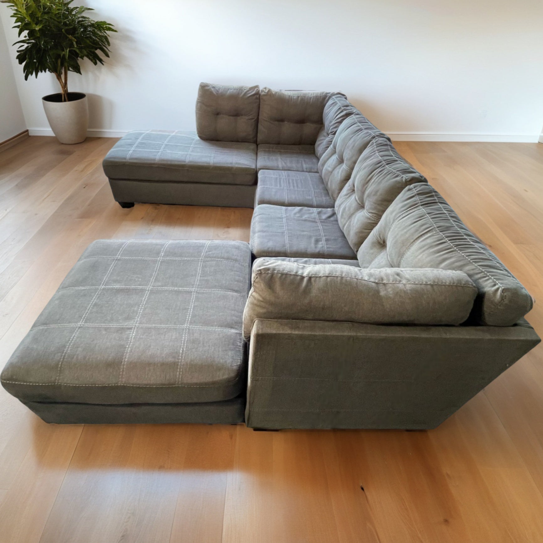 Ashleys Furniture Pitkin Sectional Couch with Ottoman
